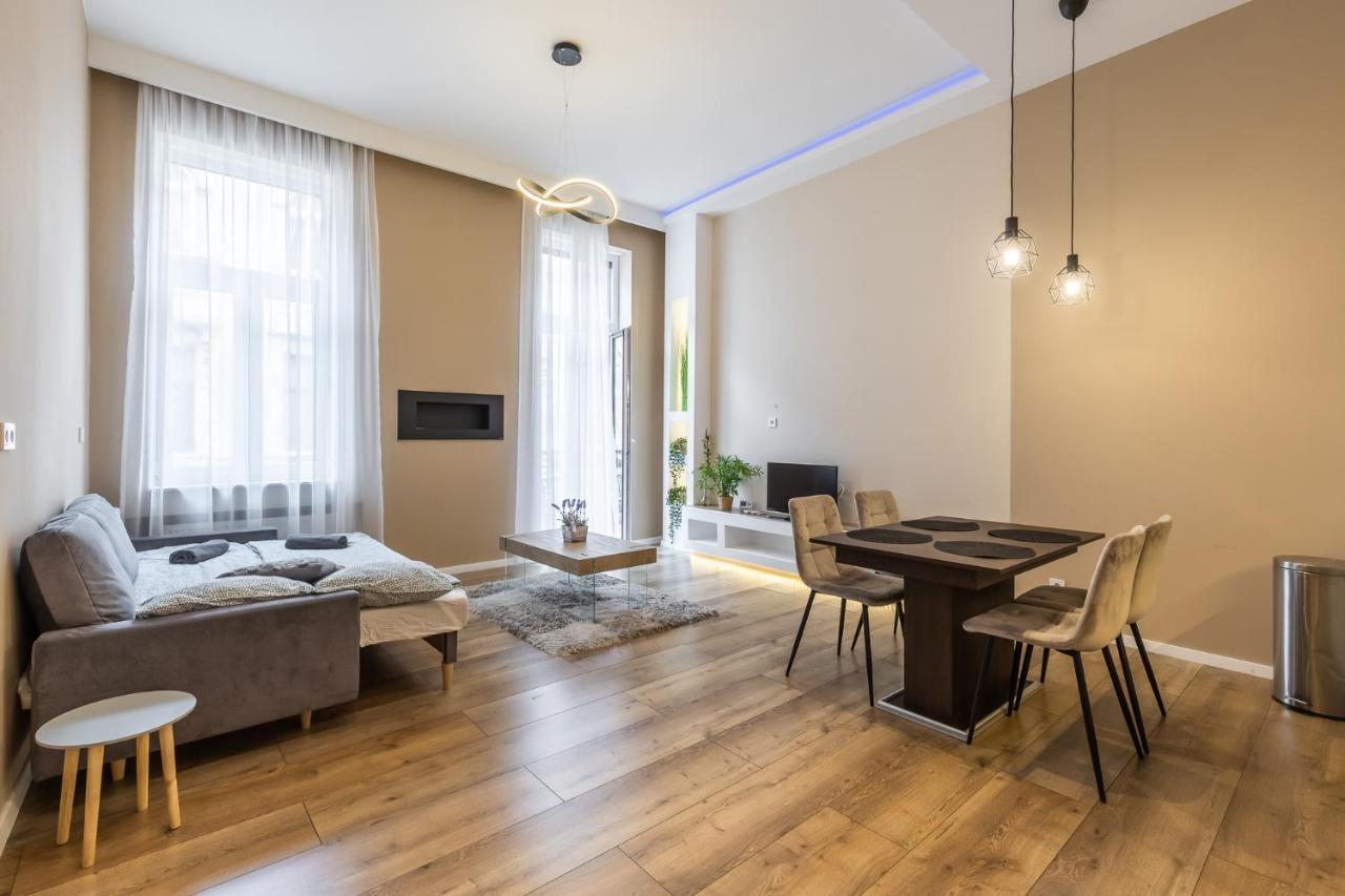 Csengery Deluxe Home With Balcony 부다페스트 외부 사진